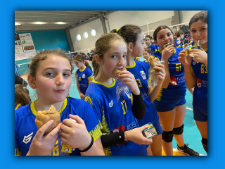 Volley S3 Mornago - Si fa merenda (5).jpg